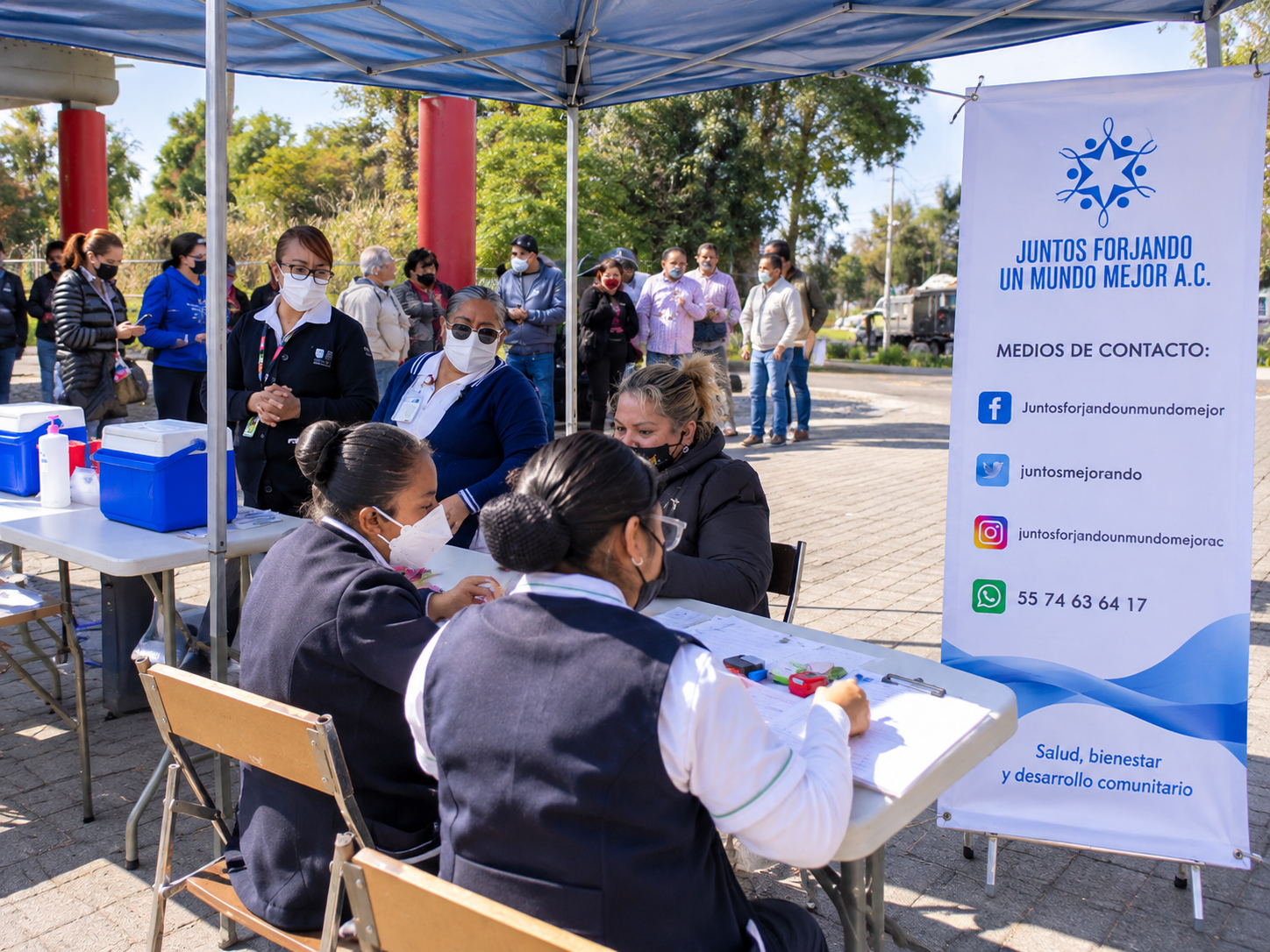 Jornada de vacunación comunitaria de Juntos Forjando un Mundo Mejor A.C.